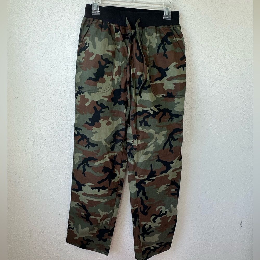 EUC Tafford Women’s Camo Pants
